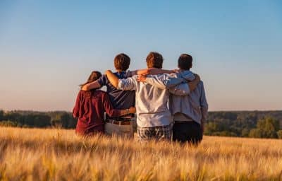 Amistad Qué es, definición, en el arte y tipos