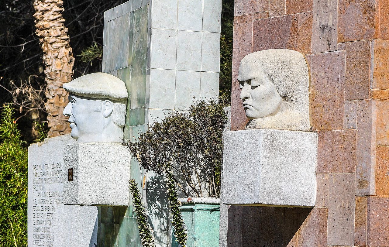 Pablo Neruda y Gabriela Mistral