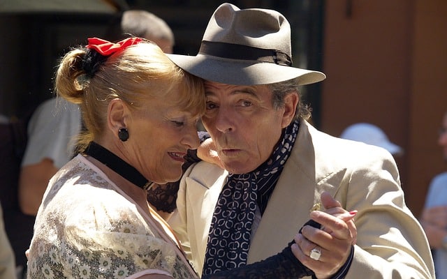 Argentina pareja bailando tango
