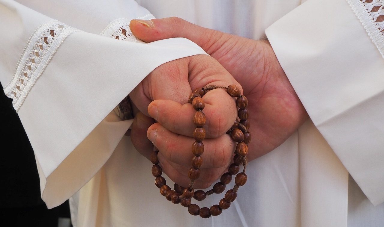 Sacerdote