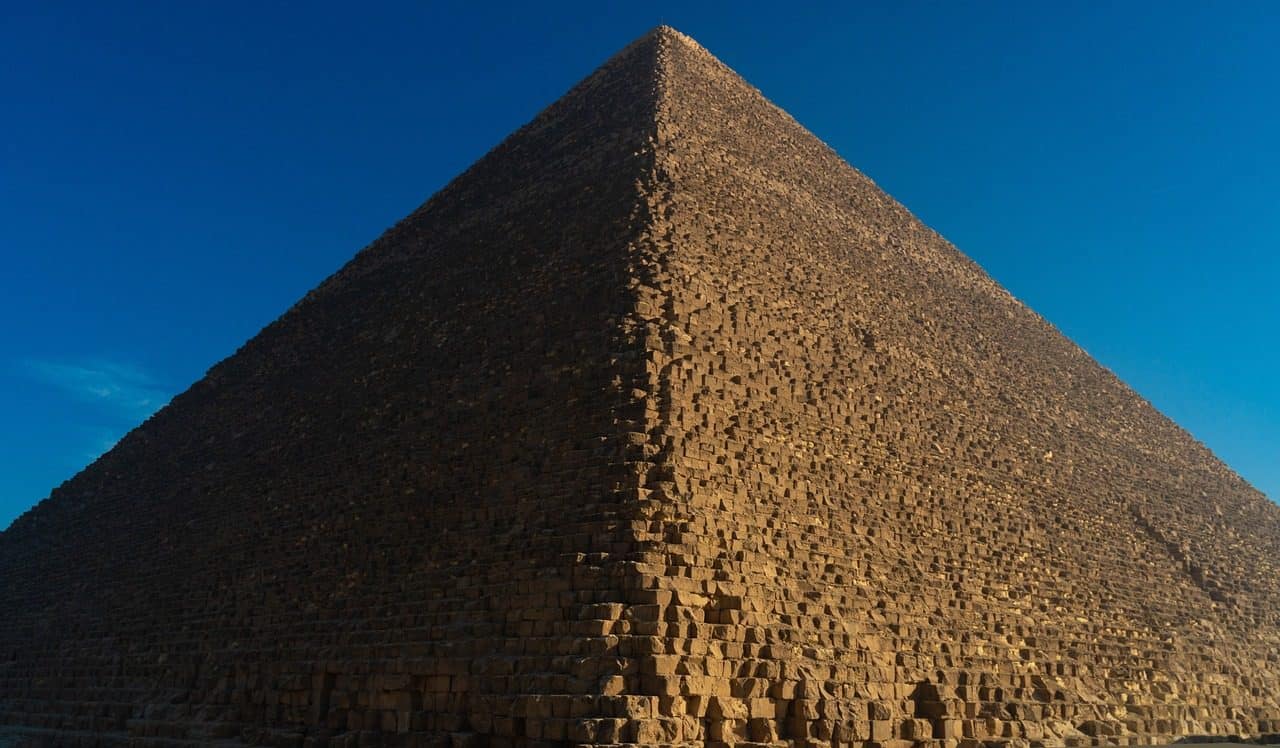 Antigua pirámide de Guiza