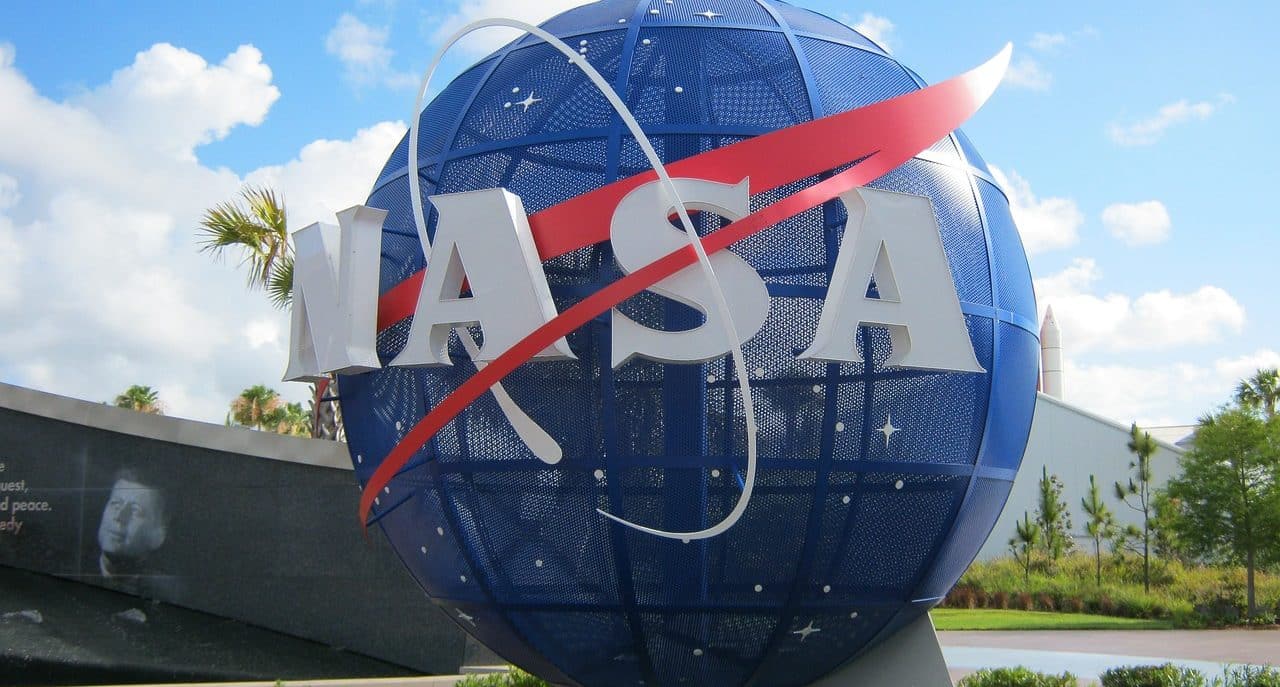 Esfera de metal de NASA