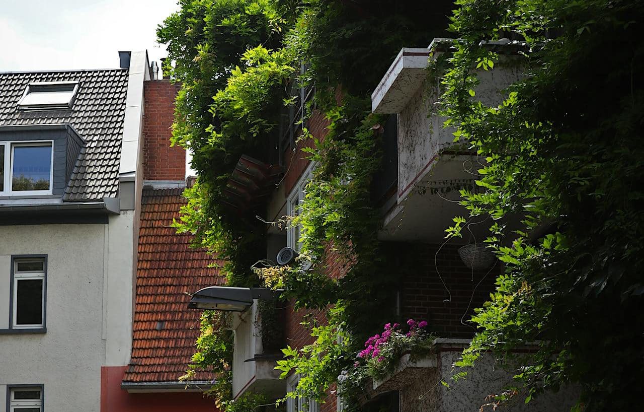 Edificio con jardín vertical