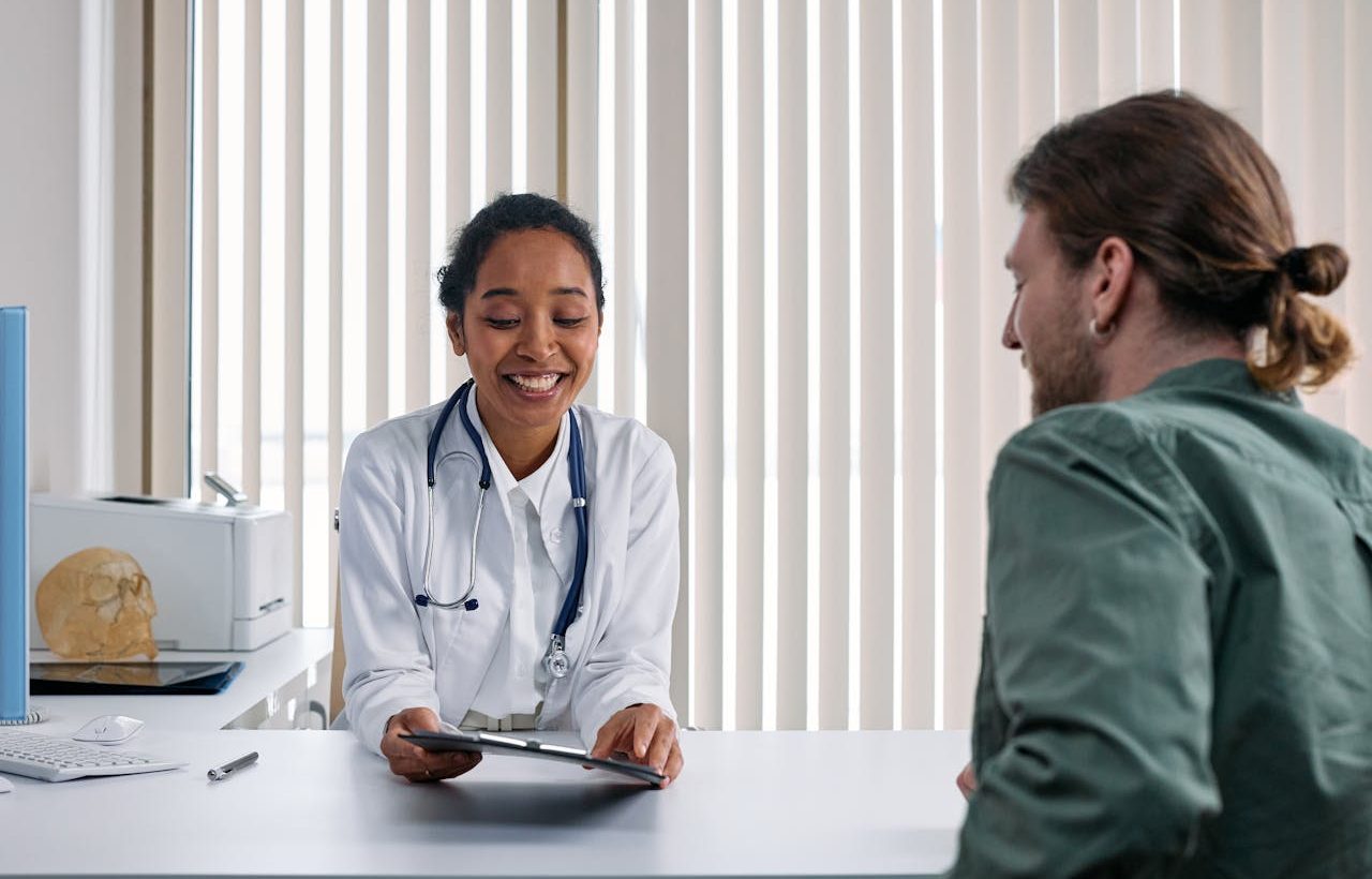 Doctora y su paciente