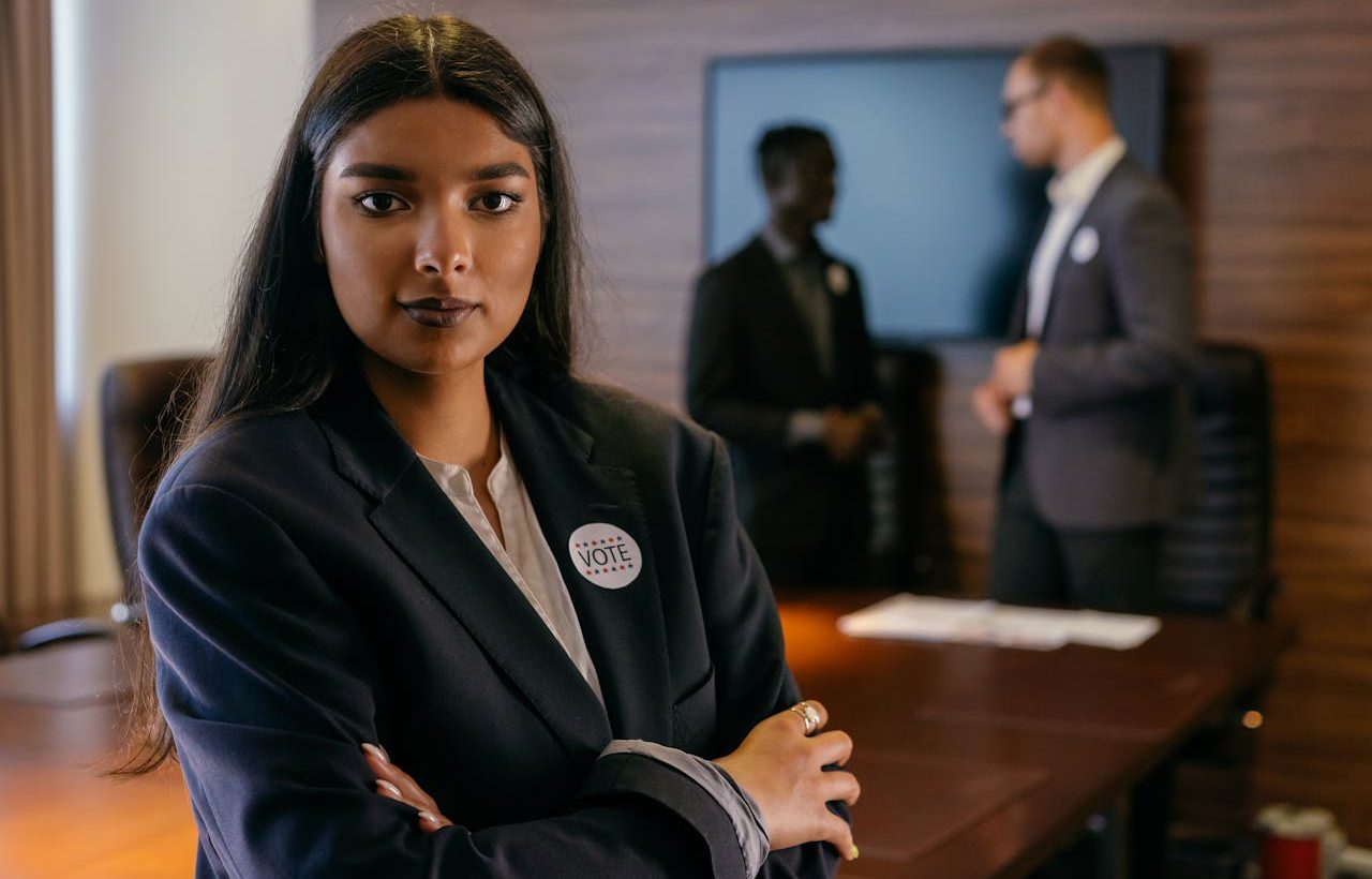 Gobernadora en su gabinete